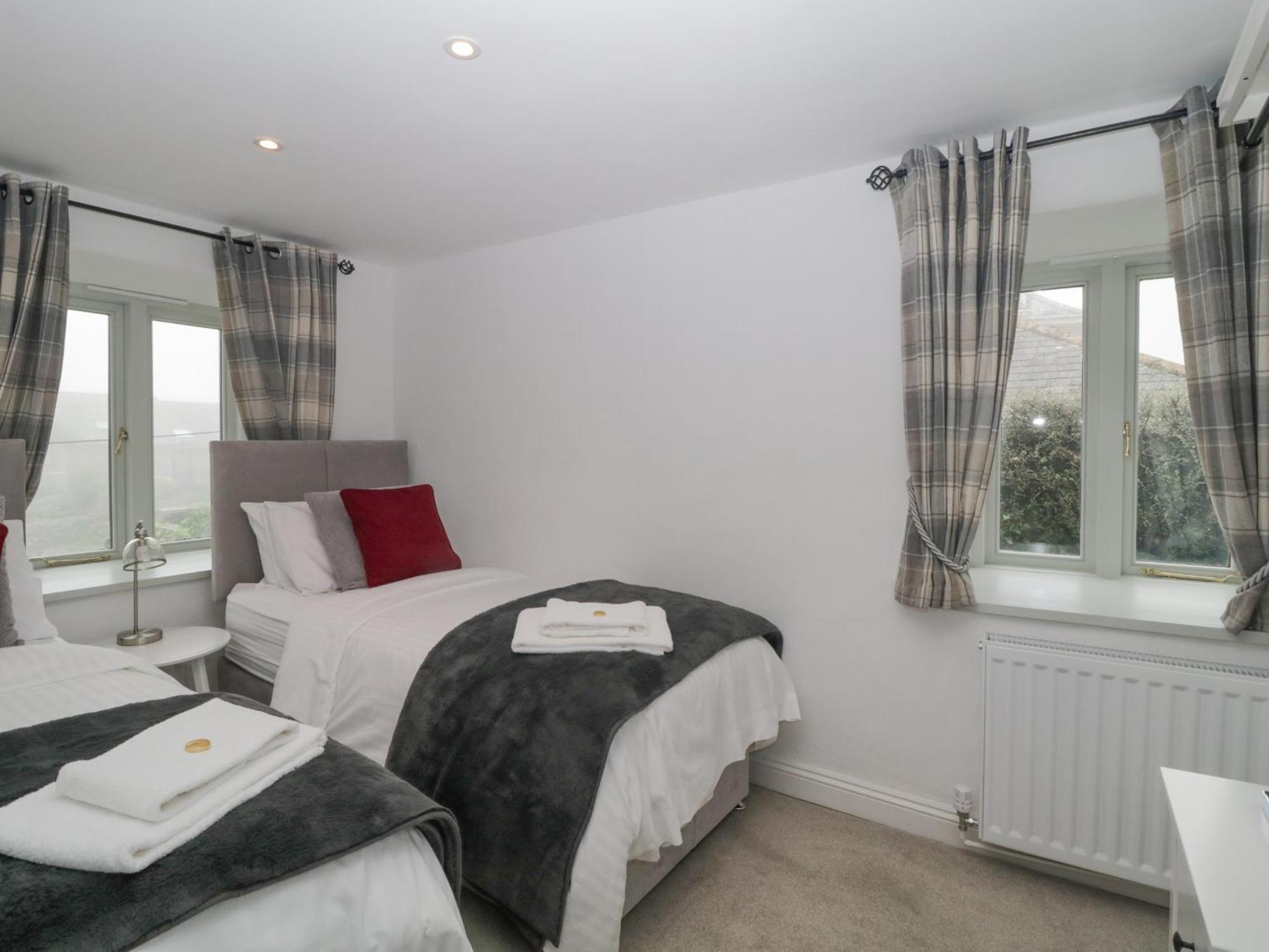 4 Barton * Plymouth